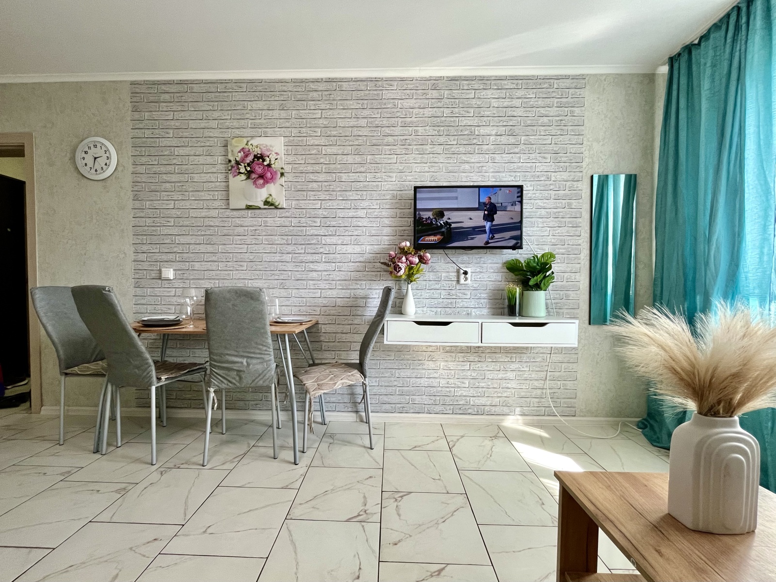 Студия на двоих