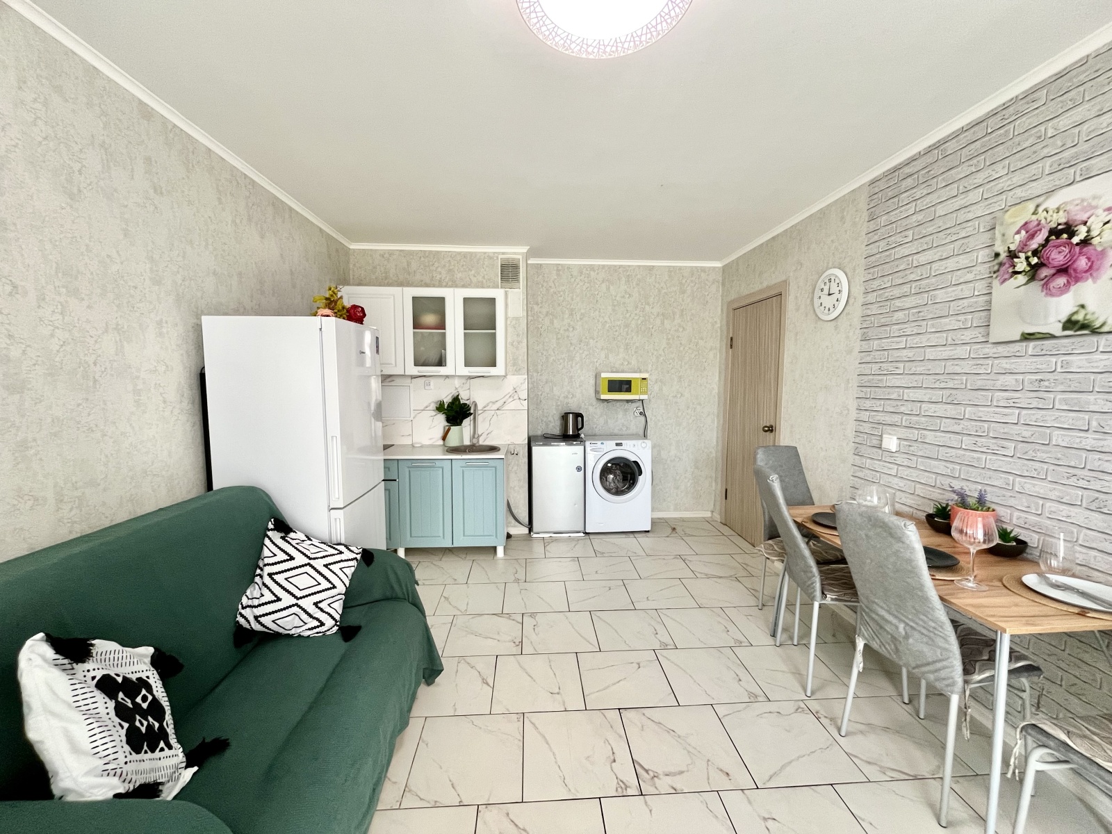 Студия на двоих