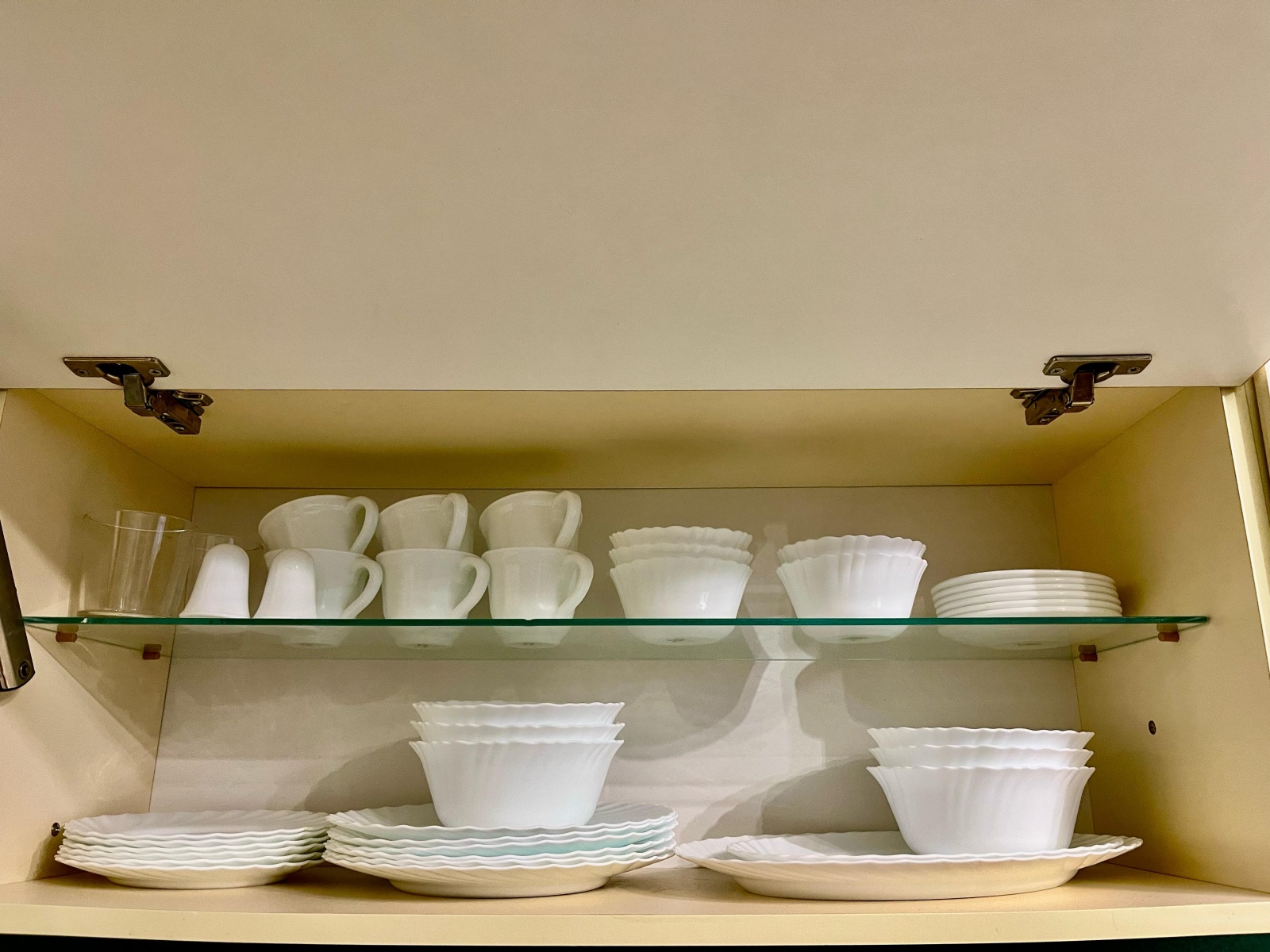 2к квартира с хорошим ремонтом, мебелью и все необходимым  в 300 метрах от моря на 6 спальных мест 