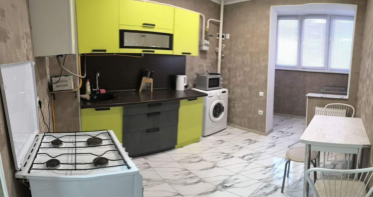 Квартира c удобным местоpаcположением!