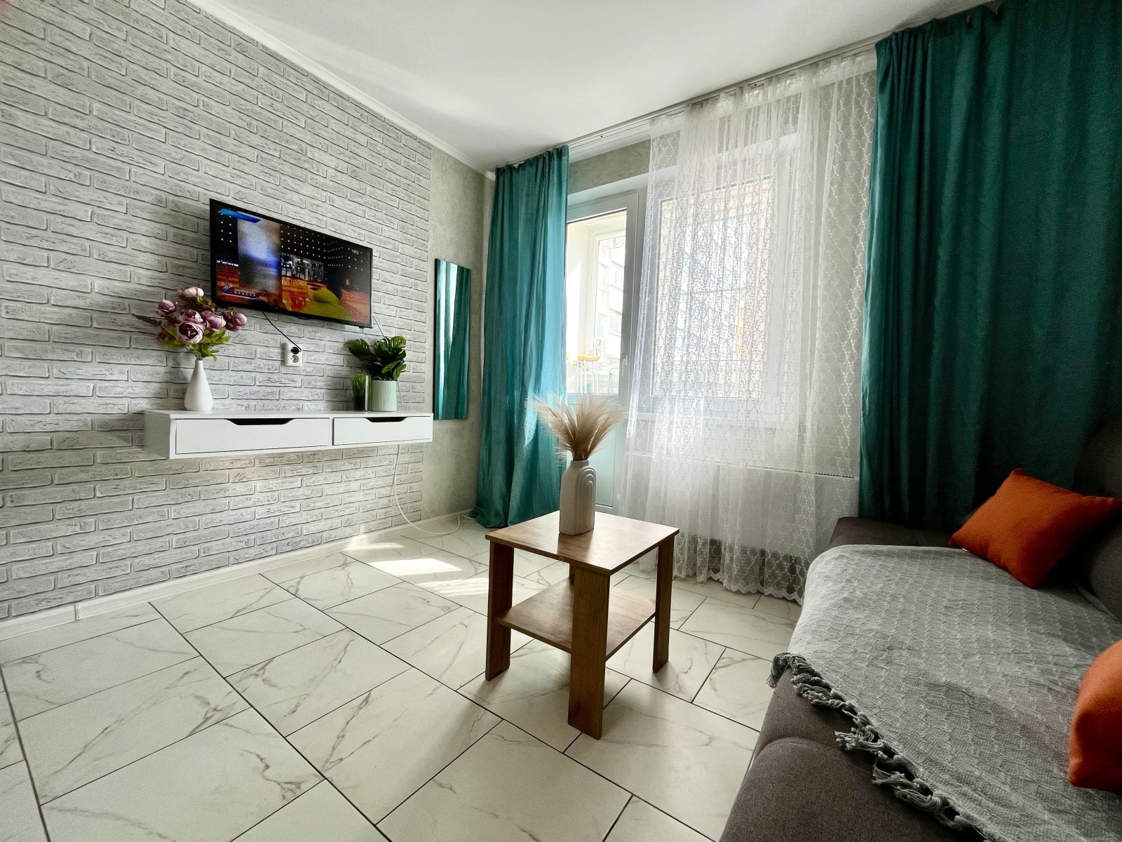 Студия на двоих