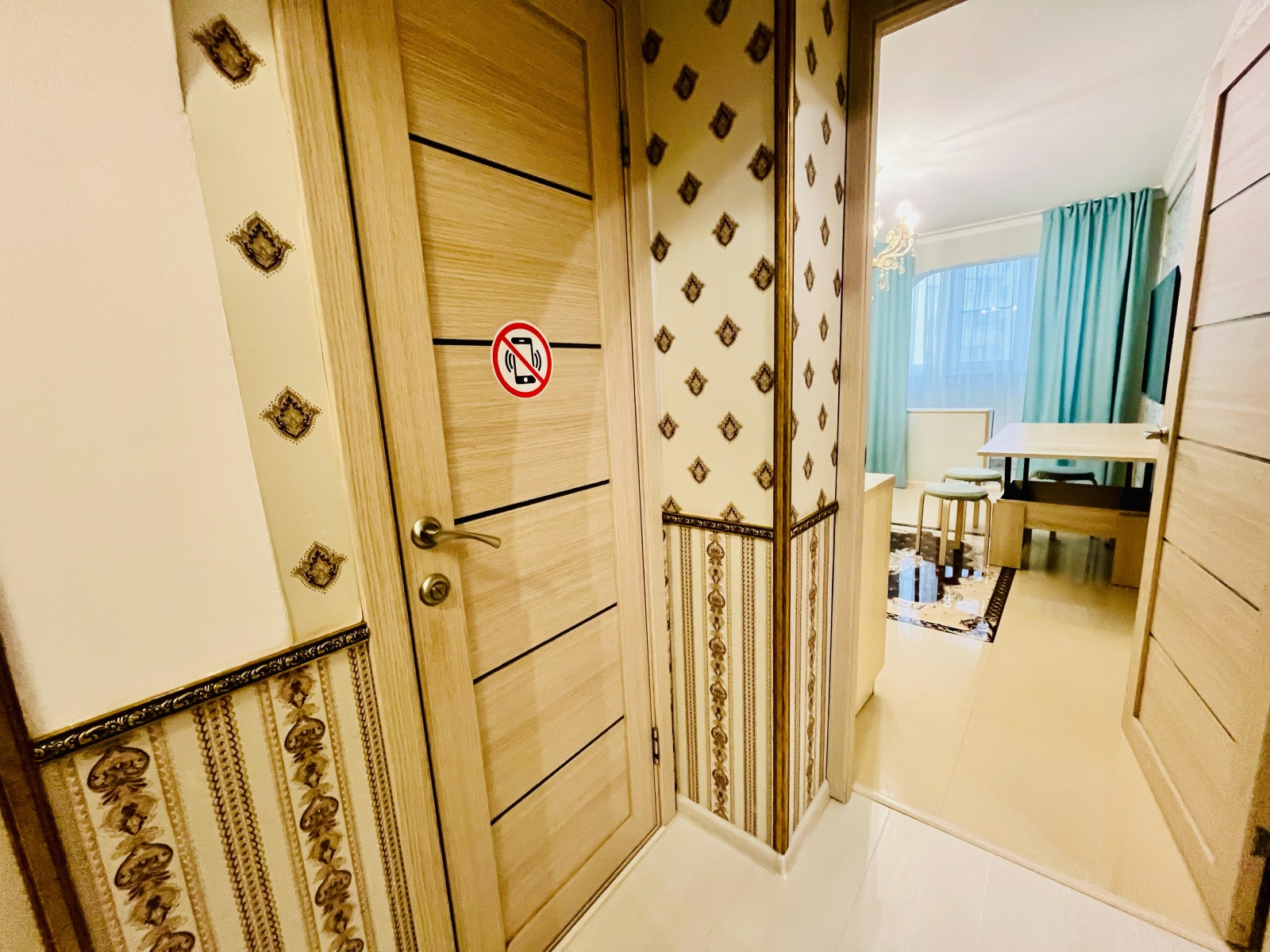 2к квартира с хорошим ремонтом, мебелью и все необходимым  в 300 метрах от моря на 6 спальных мест 