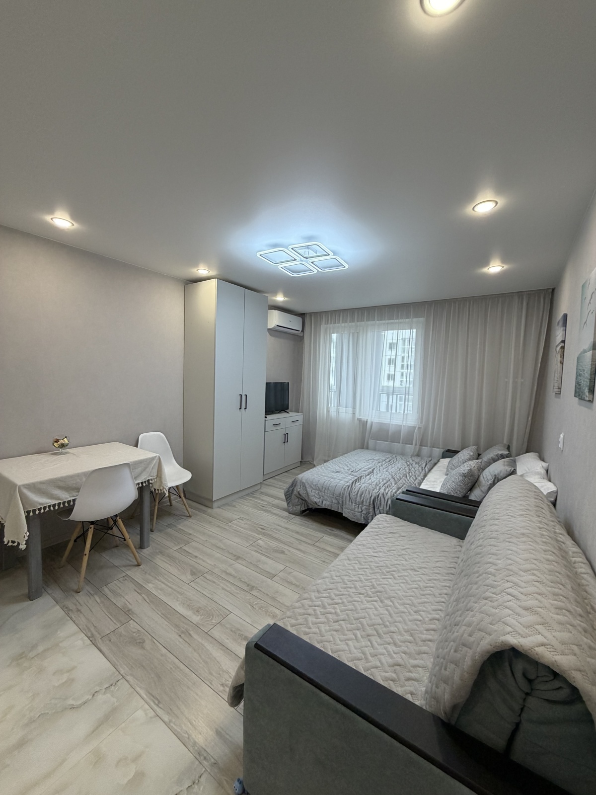 Светлая и стильная студия у моря