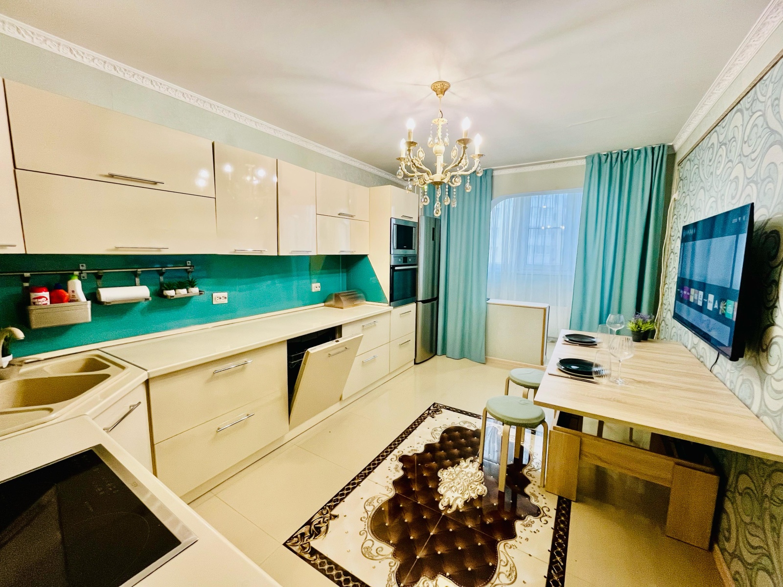 2к квартира с хорошим ремонтом, мебелью и все необходимым  в 300 метрах от моря на 6 спальных мест 