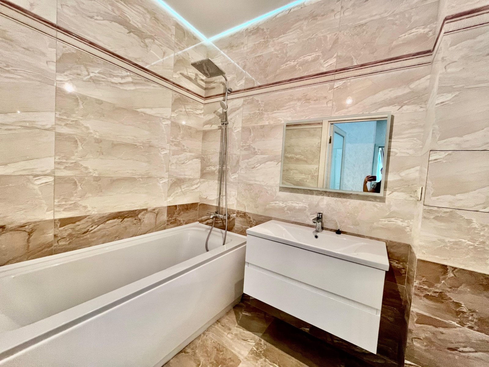 Стильная трёхкомнатная квартира