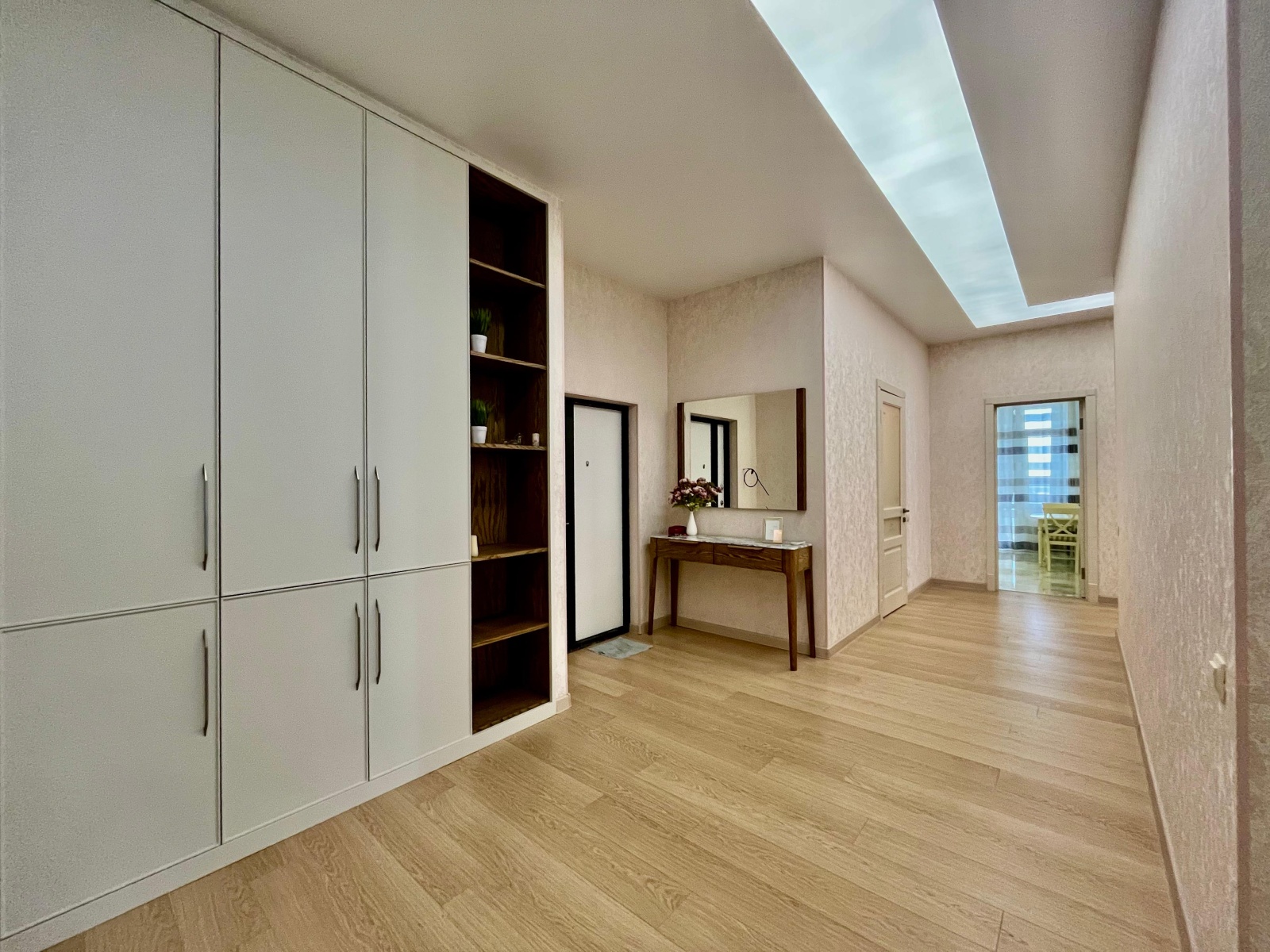 Стильная трёхкомнатная квартира