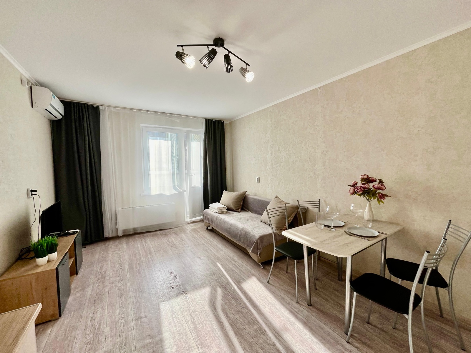 Студия с видом на море