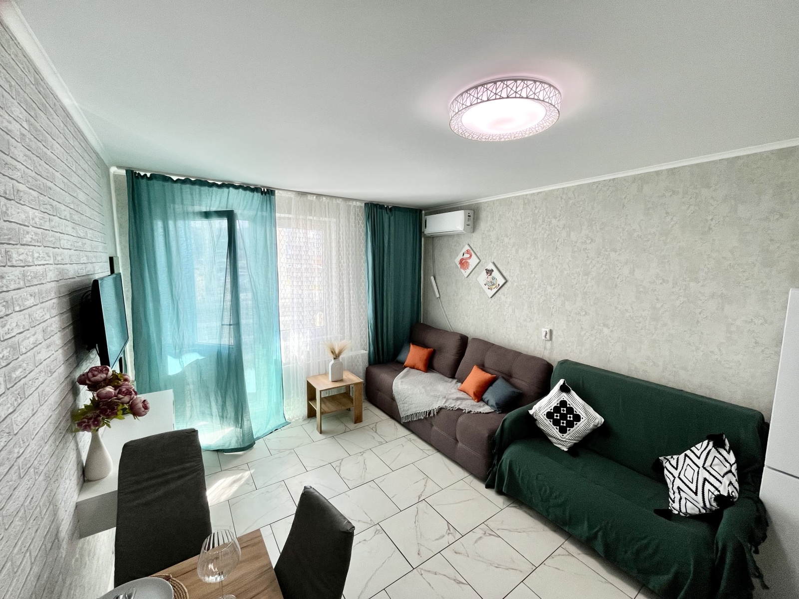 Студия на двоих