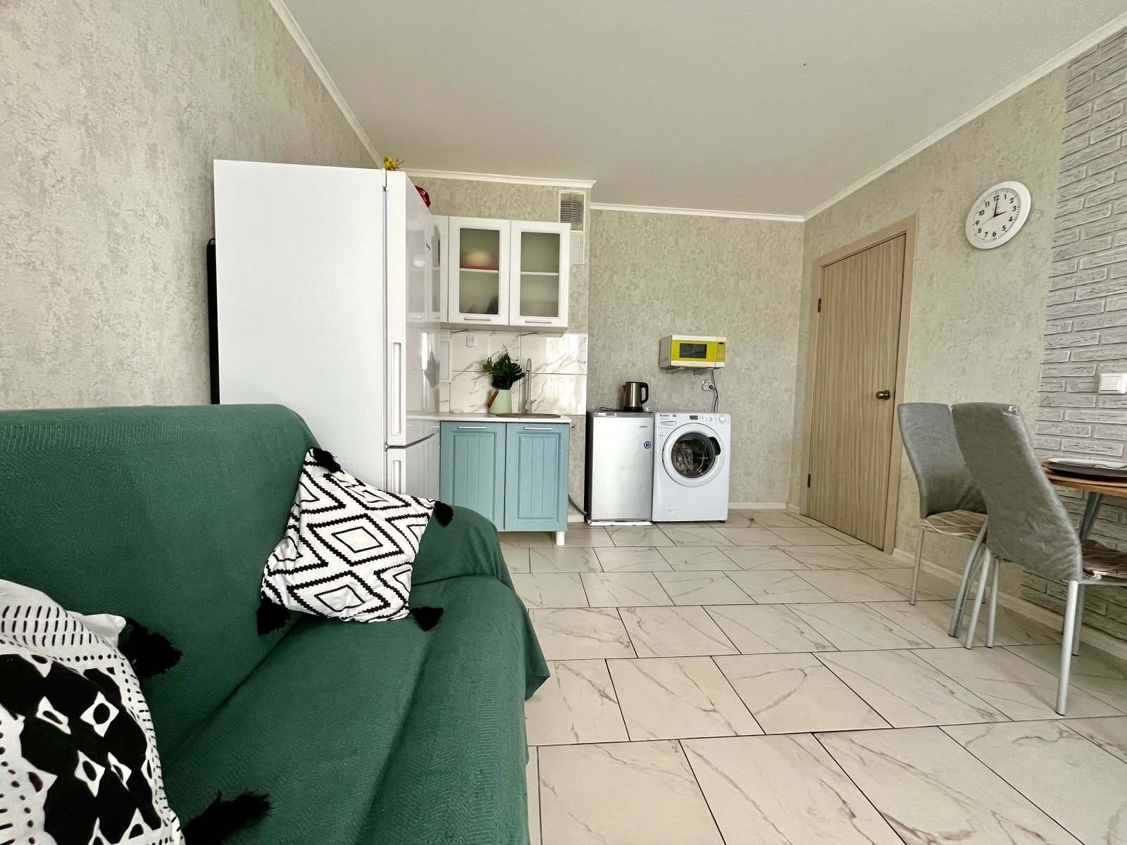 Студия на двоих