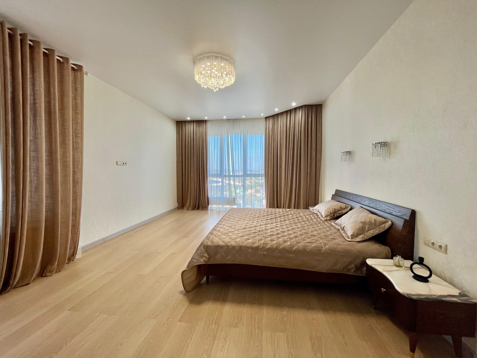 Стильная трёхкомнатная квартира