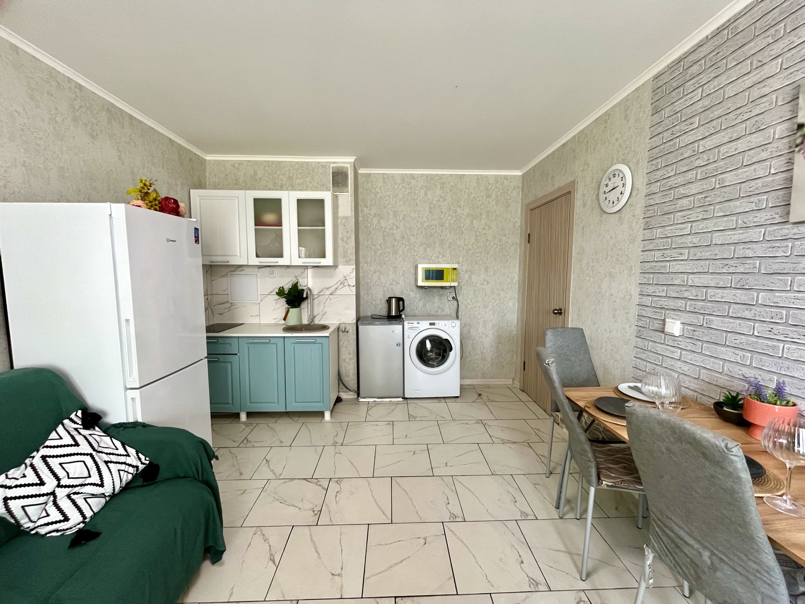 Студия на двоих