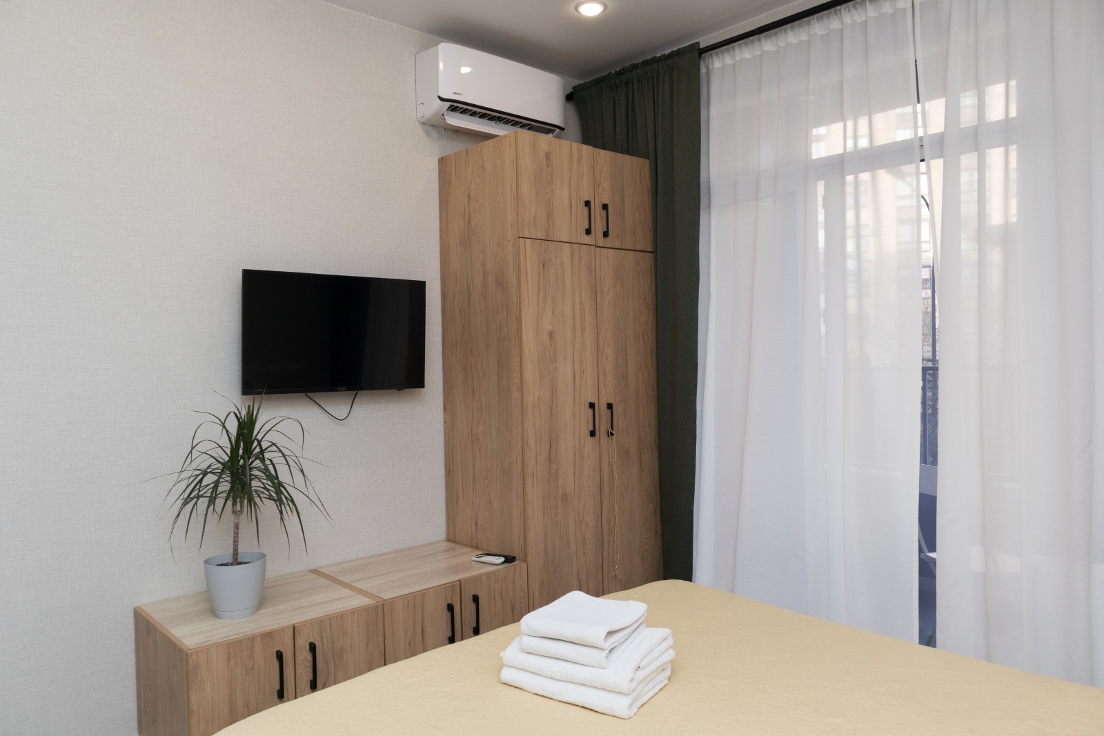 ✨ Приглашаем вас в уютную студию в жилом комплексе "Оазис"!