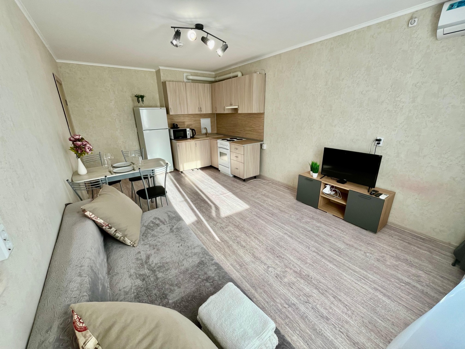 Студия с видом на море