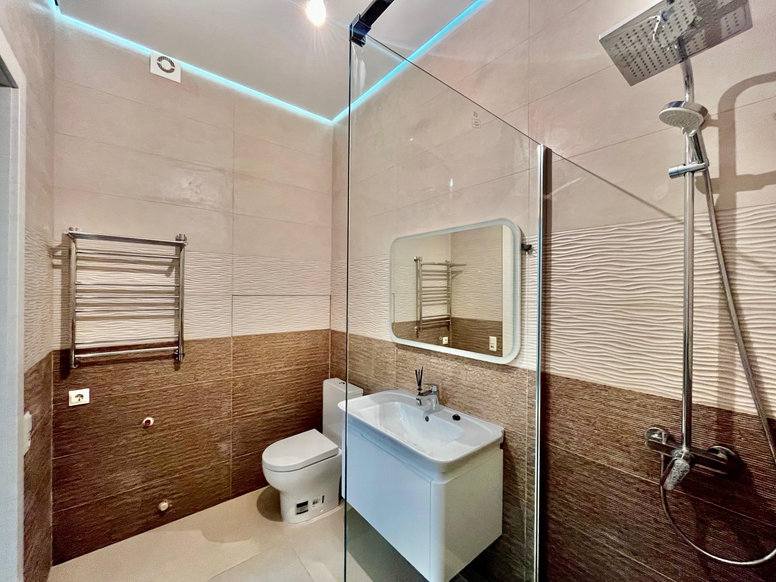 Стильная трёхкомнатная квартира