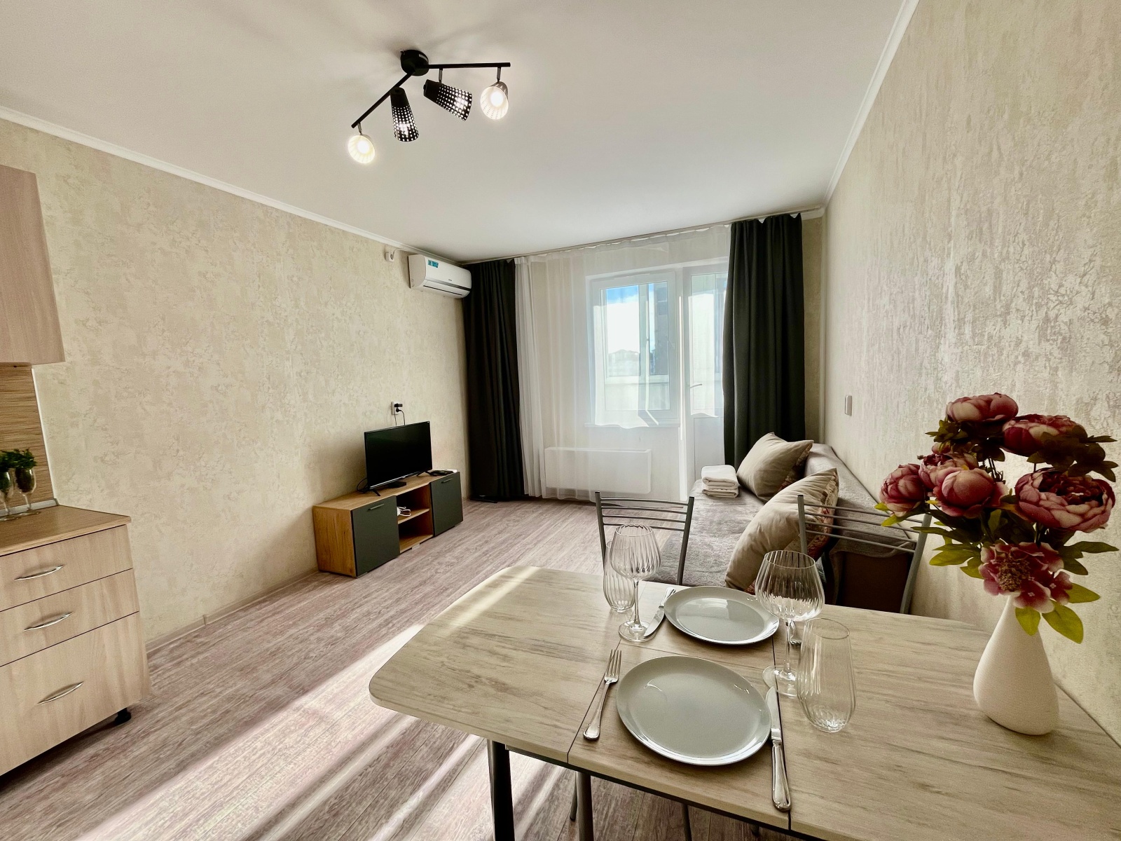 Студия с видом на море