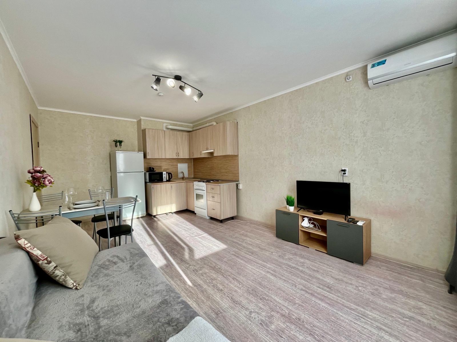 Студия с видом на море