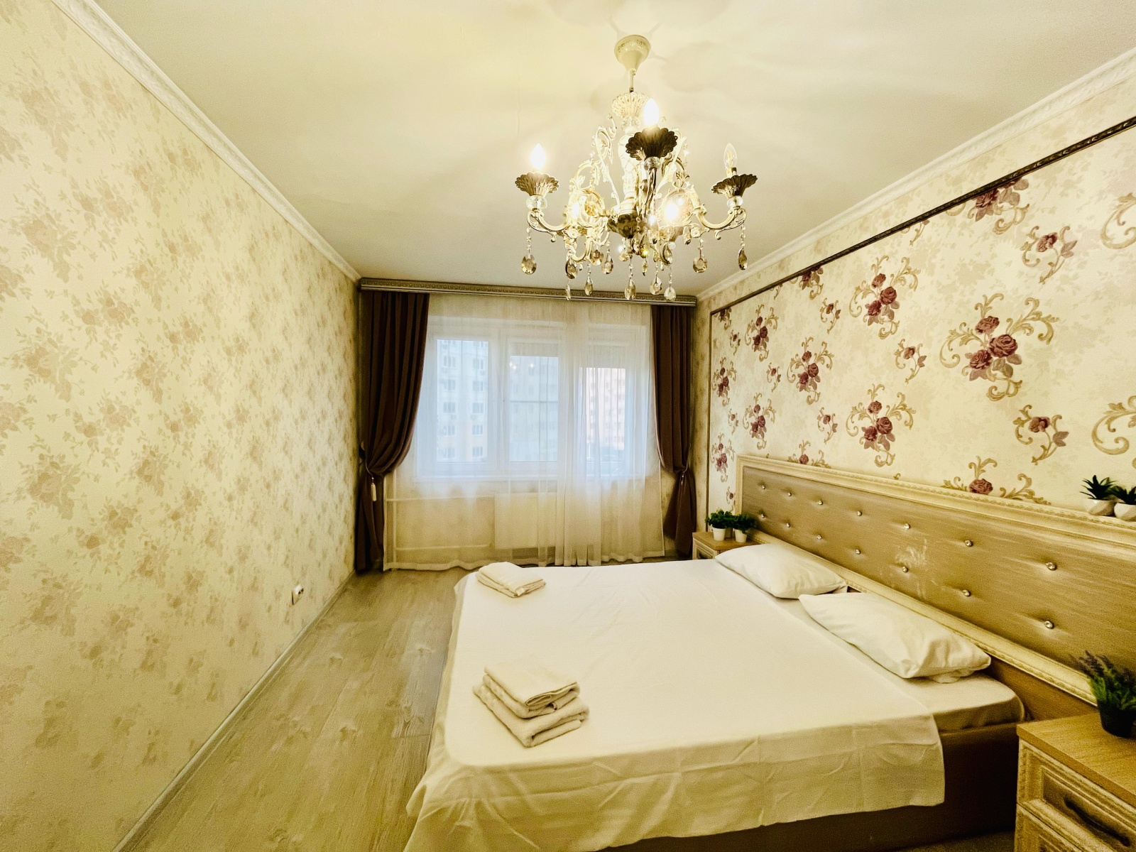 2к квартира с хорошим ремонтом, мебелью и все необходимым  в 300 метрах от моря на 6 спальных мест 