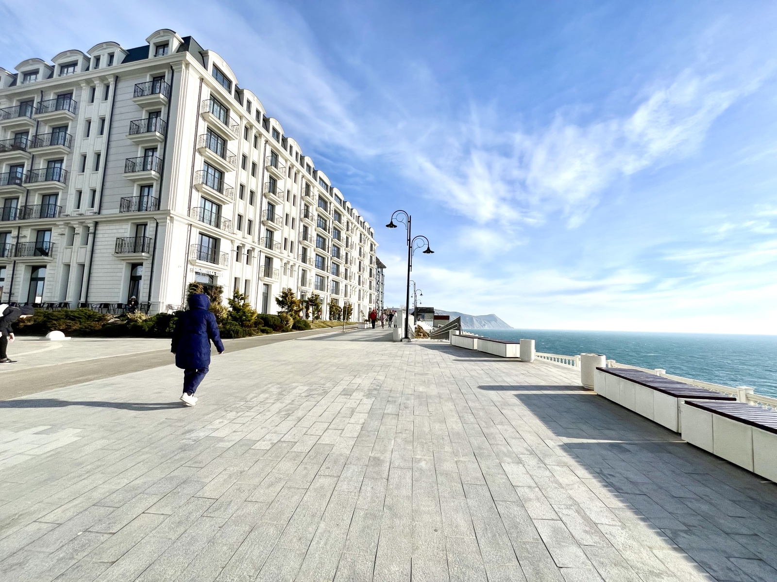 Студия на первой линии у моря, Резиденция Граф Толстой