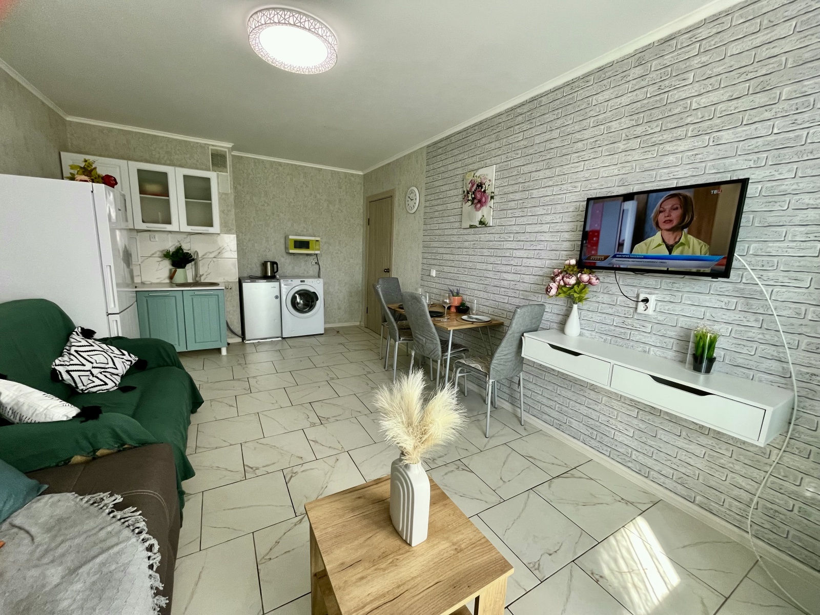 Студия на двоих