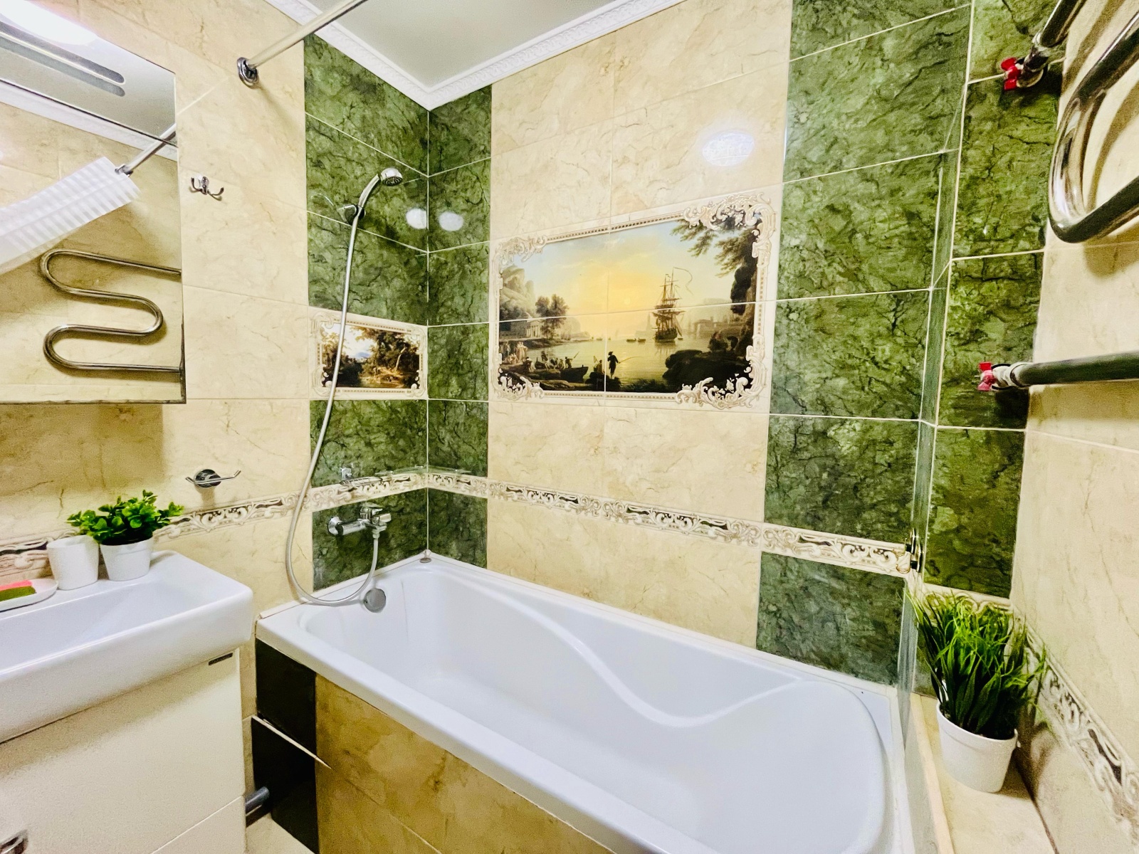 2к квартира с хорошим ремонтом, мебелью и все необходимым  в 300 метрах от моря на 6 спальных мест 