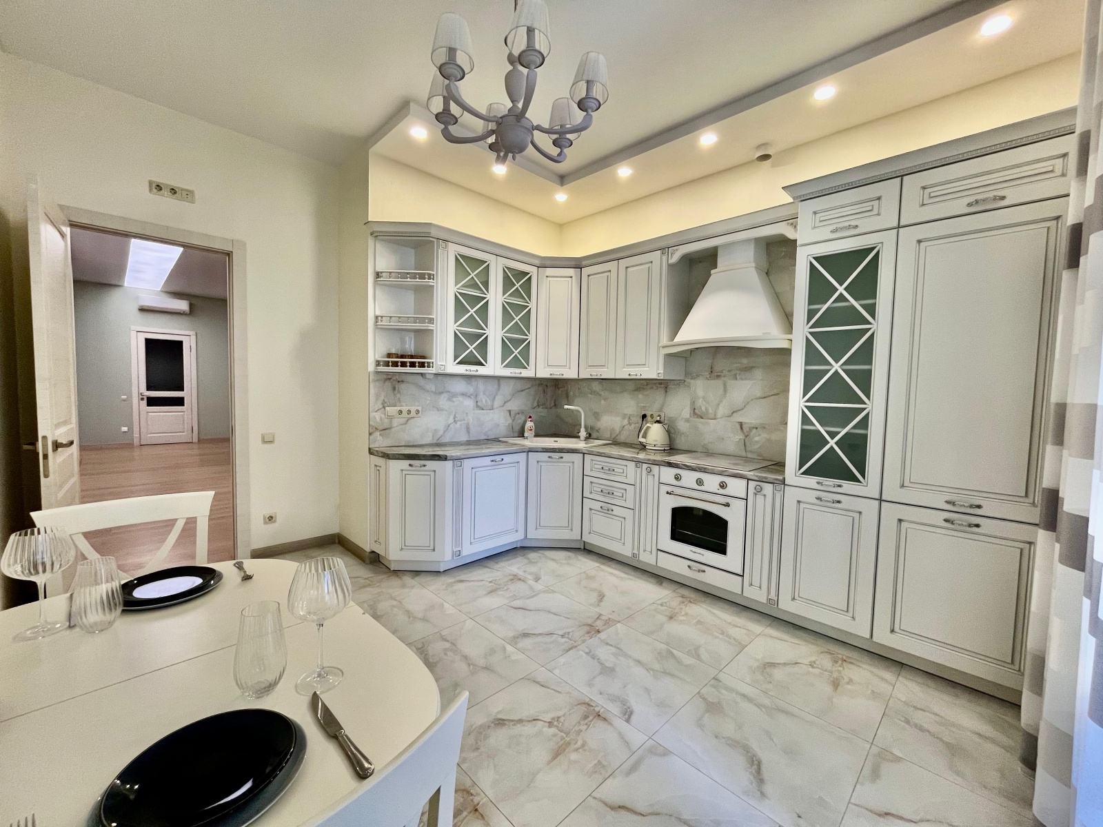 Стильная трёхкомнатная квартира