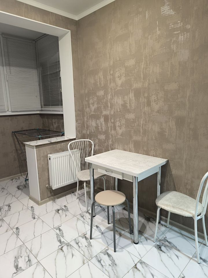 Квартира c удобным местоpаcположением!